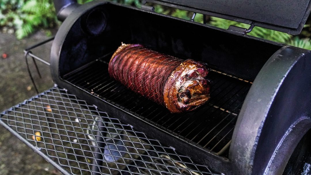 SAPPIGE ROLLADE MET CHAMPIGNONS IN EEN HEERLIJKE MOSTERD-ROOMSAUS